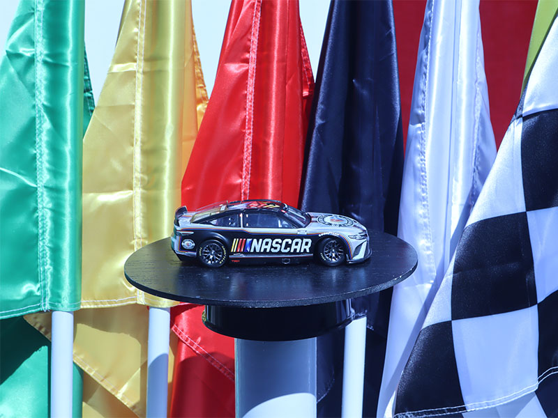 mini golf rental new york image